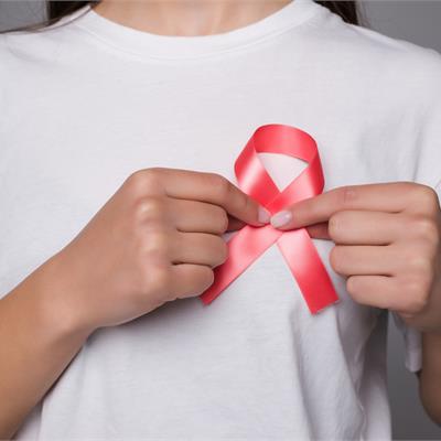 tumore al seno: 5 segnali da non sottovalutare